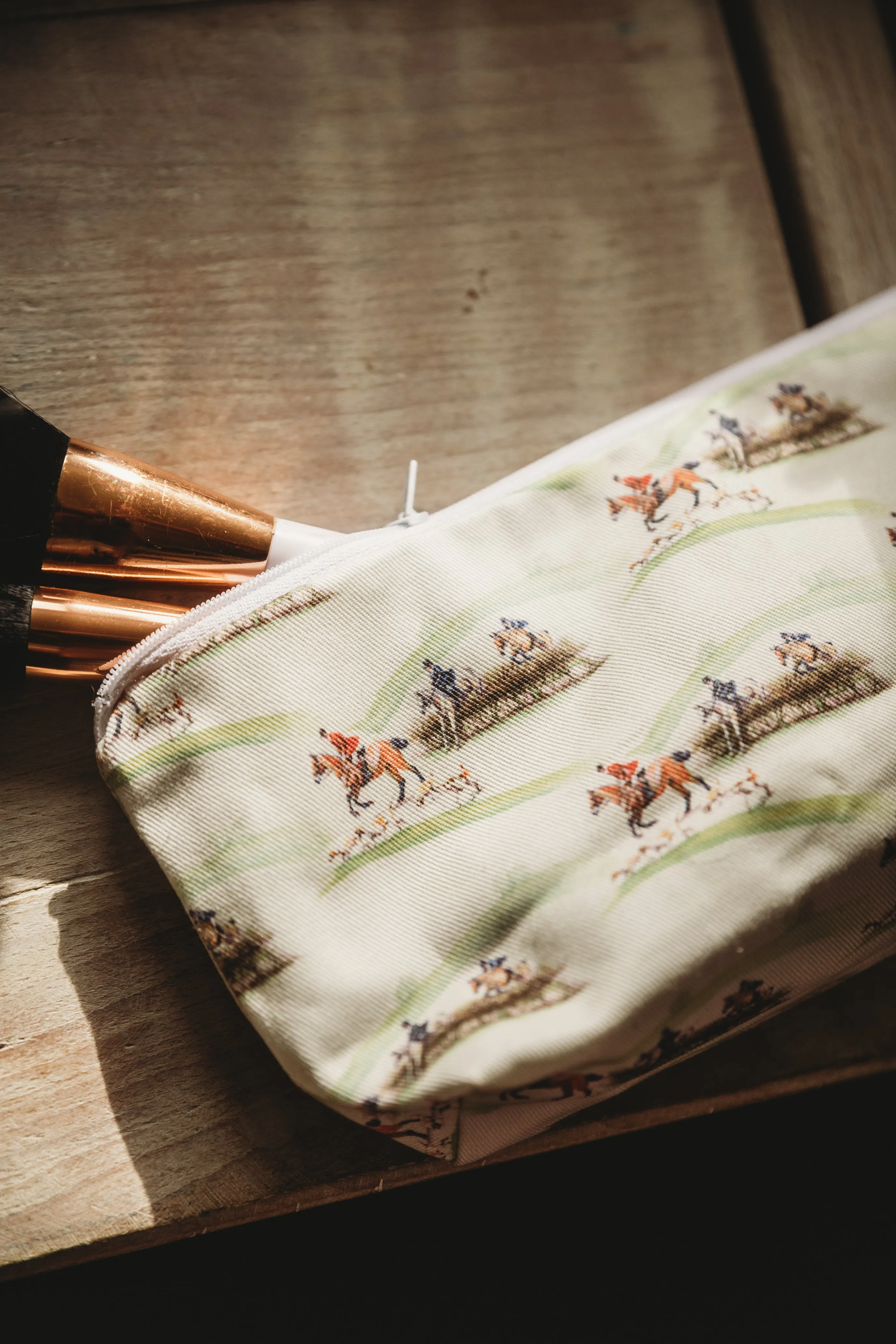 Glaze & Gordon 'The Hunt Jump' Cosmetic Bag